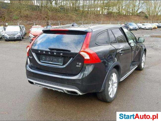 VOLVO V60 2.5 250KM 6-bieg. automat 2015