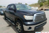 Toyota Tundra CrewMax SR5 4.6 benz.V8 automat. 310KM 2012