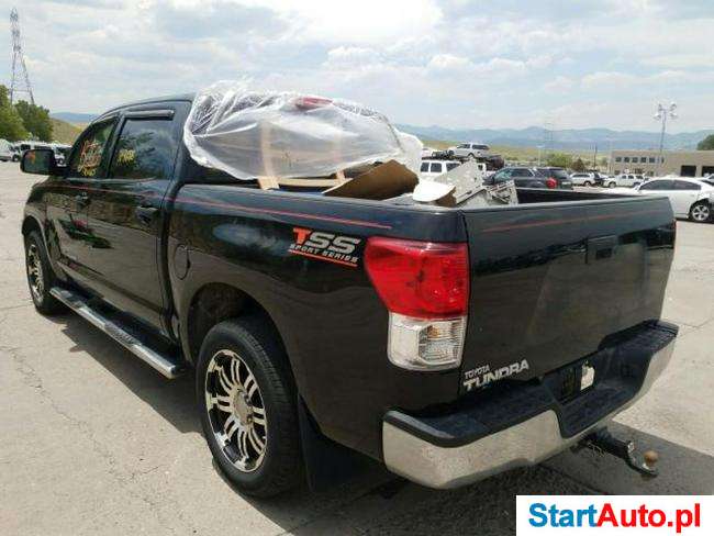 Toyota Tundra CrewMax SR5 4.6 benz.V8 automat. 310KM 2012