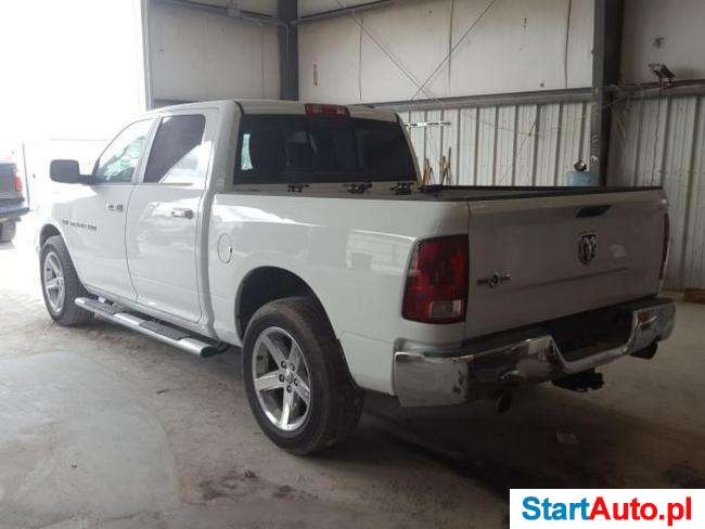 Dodge RAM 1500 SLT 5.7 benz. HEMI V8 390 KM automat 2012