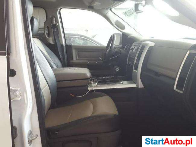 Dodge RAM 1500 SLT 5.7 benz. HEMI V8 390 KM automat 2012