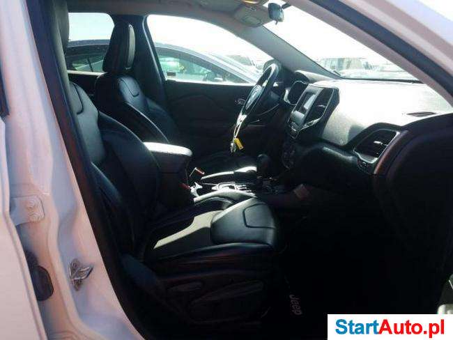 Jeep CHEROKEE Latitude PLUS 2.4 benz. 9-bieg. autom. 180 KM 10/2018