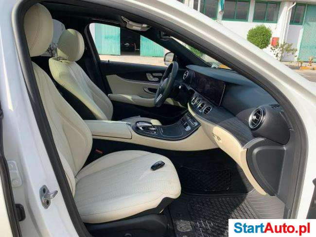 Mercedes-Benz E300 4MATIC 2.0 241 KM automat. 2019