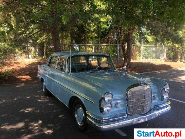 Klasyk Mercedes-Benz 220S 2.2 benz. 118 KM W111 1962