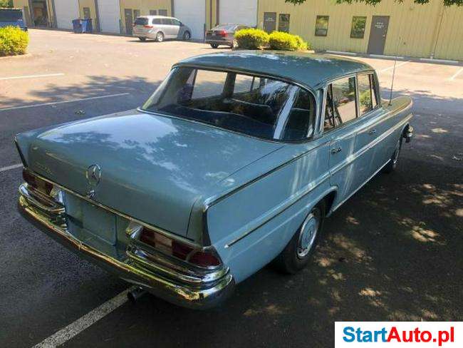 Klasyk Mercedes-Benz 220S 2.2 benz. 118 KM W111 1962