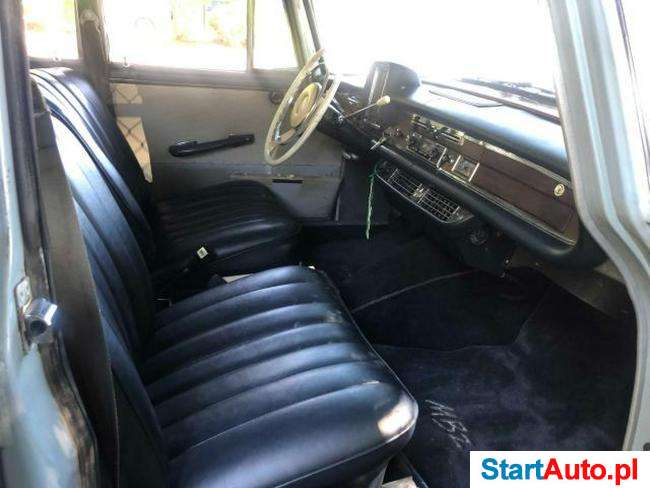 Klasyk Mercedes-Benz 220S 2.2 benz. 118 KM W111 1962