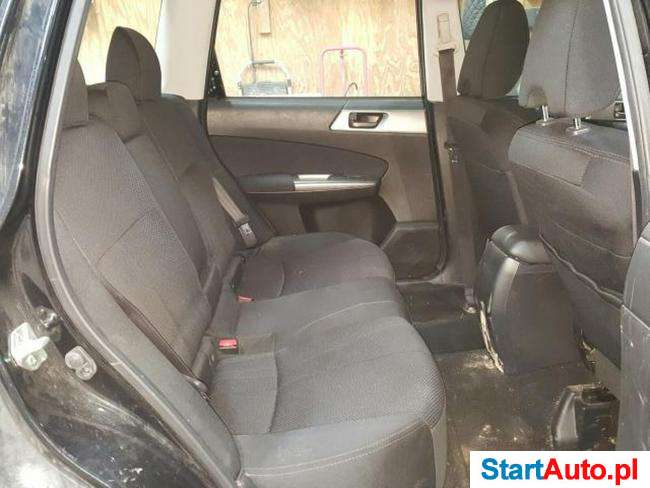 SUBARU Forester 2.5X benz. 224KM 2012