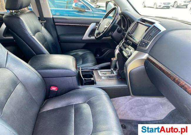 Toyota Land Cruiser 5.7 V8 benz. 6-bieg. automat 381 KM 2013