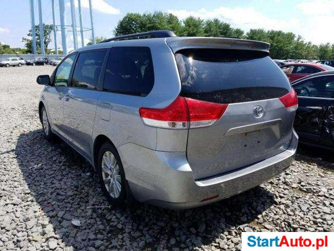 Toyota Sienna LE 3.5 benz. V6 268 KM 6-bieg. automat 7-osob. 2011