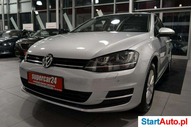 Volkswagen Golf 1,6 / Trendline / Xenon / LED / ALU / Salon PL / PDC /