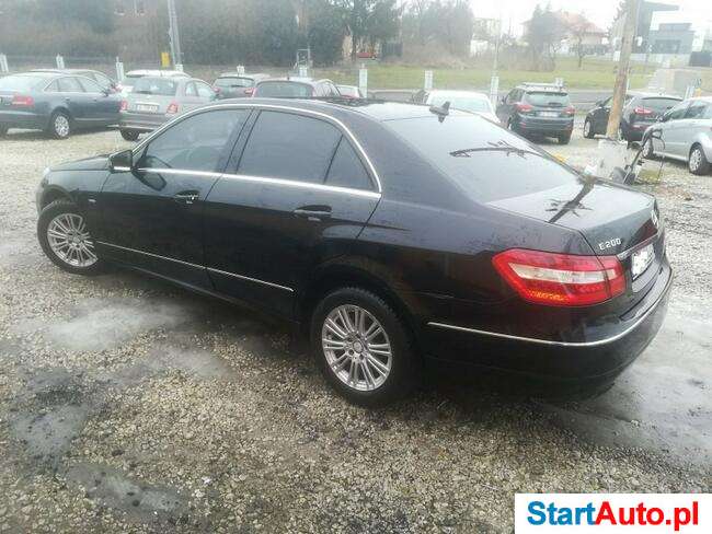 Mercedes E 200 184 Ps Benzyna Automat Parktronik Zarejestrowany