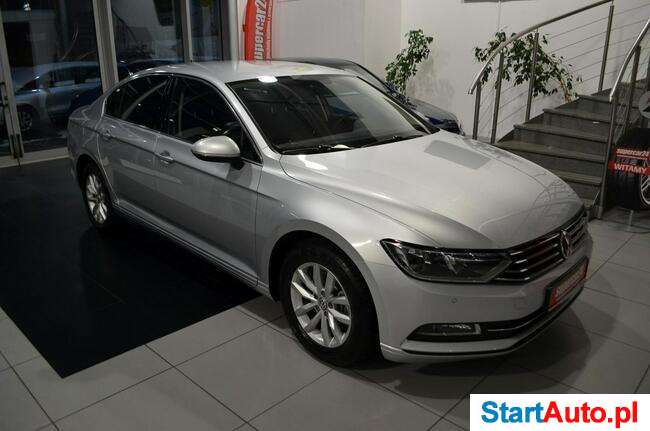 Volkswagen Passat / 150 KM / Benzyna / LED / NAVI / ALU / PDC / Serwis