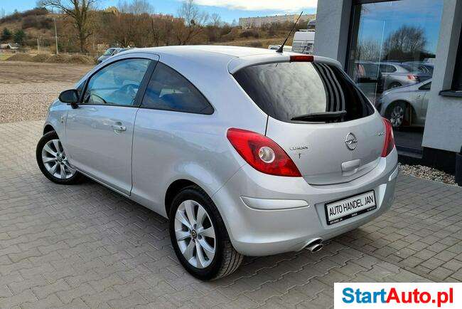 Opel Corsa 1,2 16v 70km Klima !