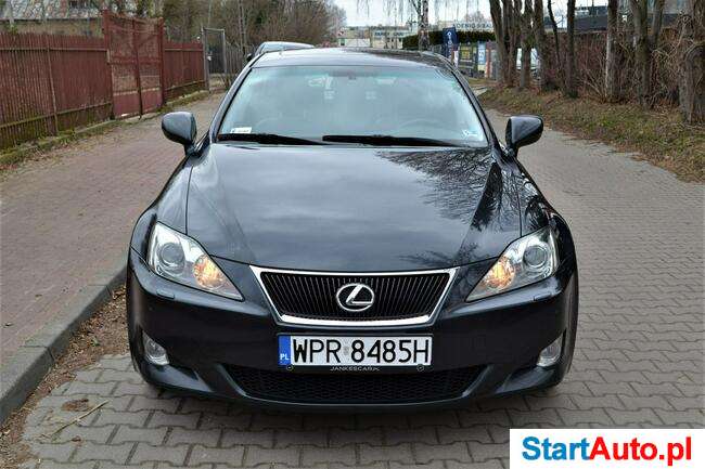 Lexus IS