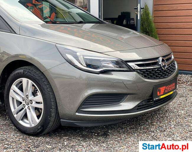 Opel Astra Nawigacja, Czujniki parkowania, Dotykowy ekran, Światła LED