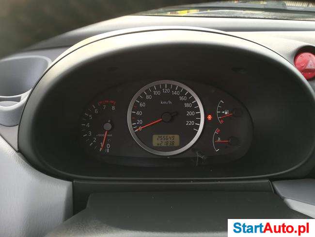 Nissan almera tino