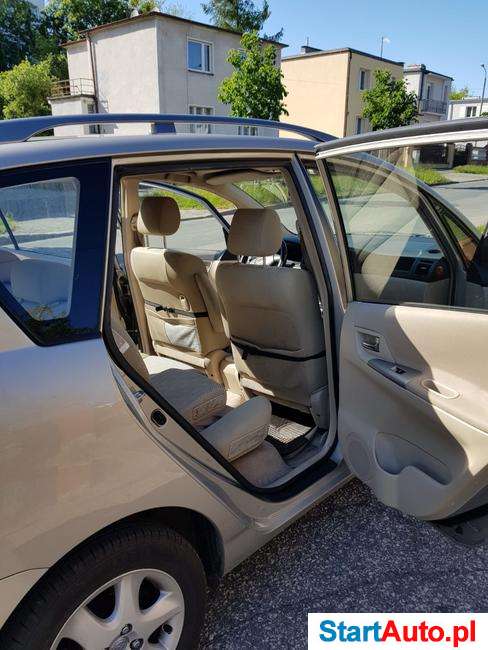 TOYOTA corolla verso