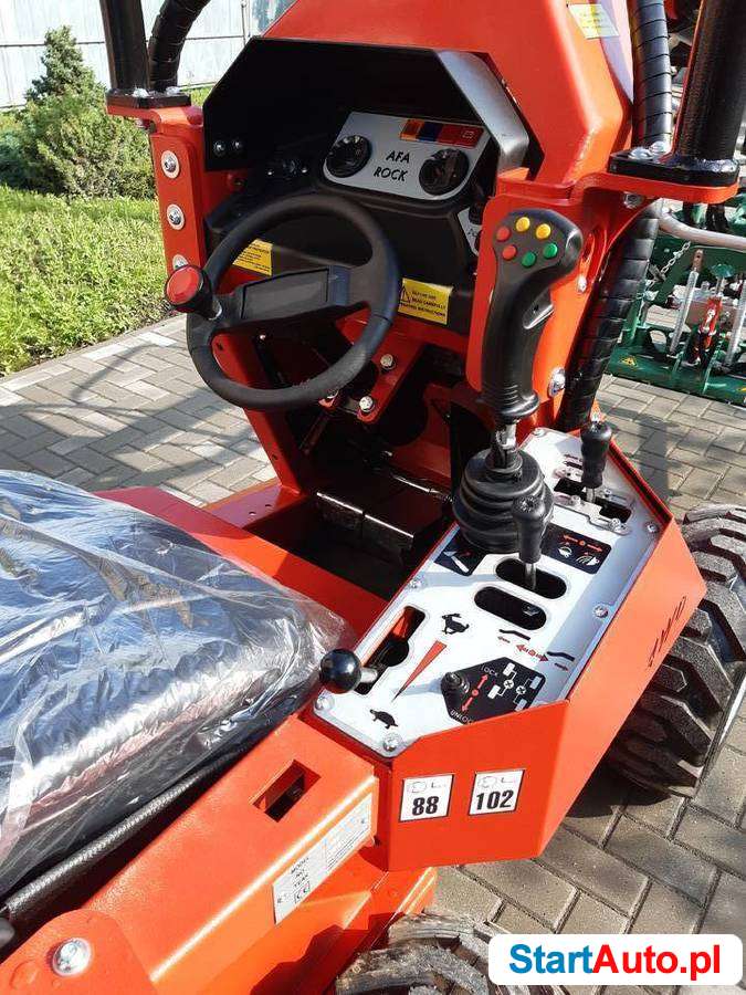 ładowarka z chwytakiem do układania kostek AFA ROCK 7TG 2021