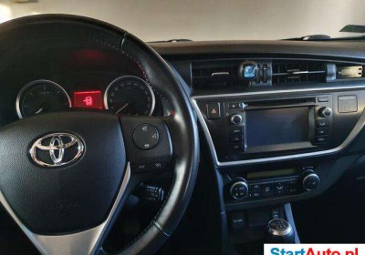 7431b4_toyota-auris-zdjecia