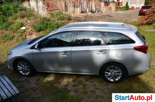 Sprzedam Toyotę Auris Touring Sport 1,4 D-4D