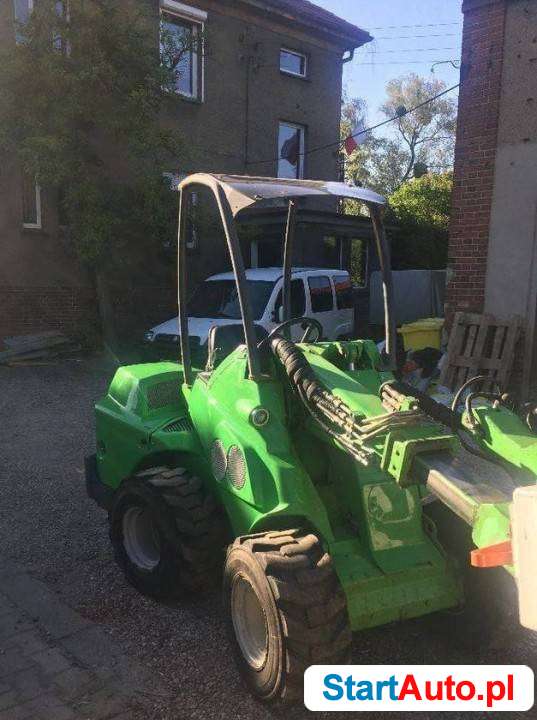 Avant 630 miniładowarka kołowa