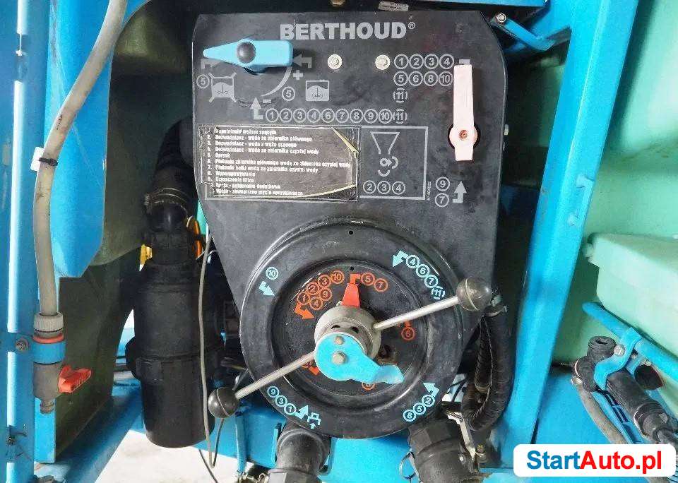 Berthoud Racer 3200 opryskiwacz zaczepiany