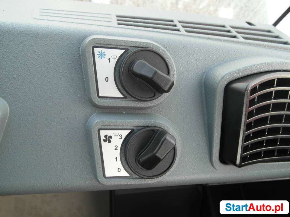 Bomag BW213 nowy walec do robót ziemnych 13 ton BW 213 D-5