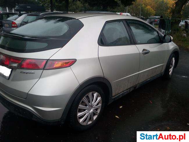 HONDA CIVIC VIII (UFO)