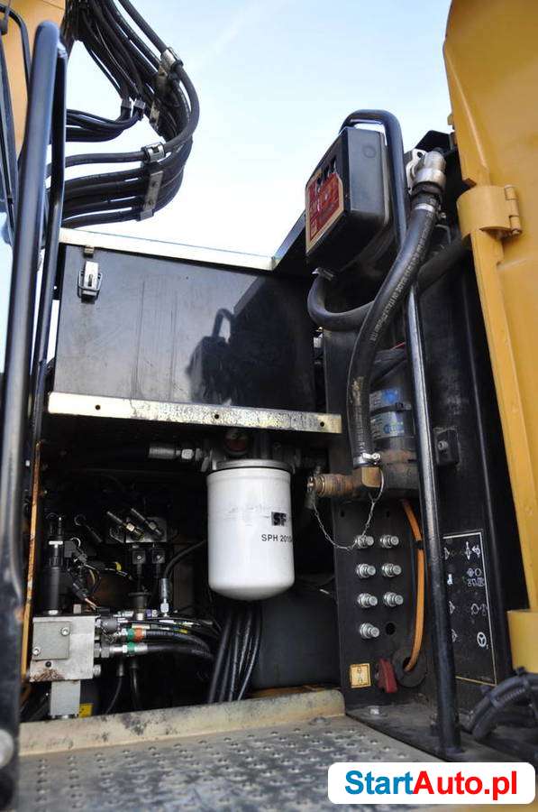 Caterpillar KOPARKA KOŁOWA OBROTOWA CAT CATERPILLAR M316D