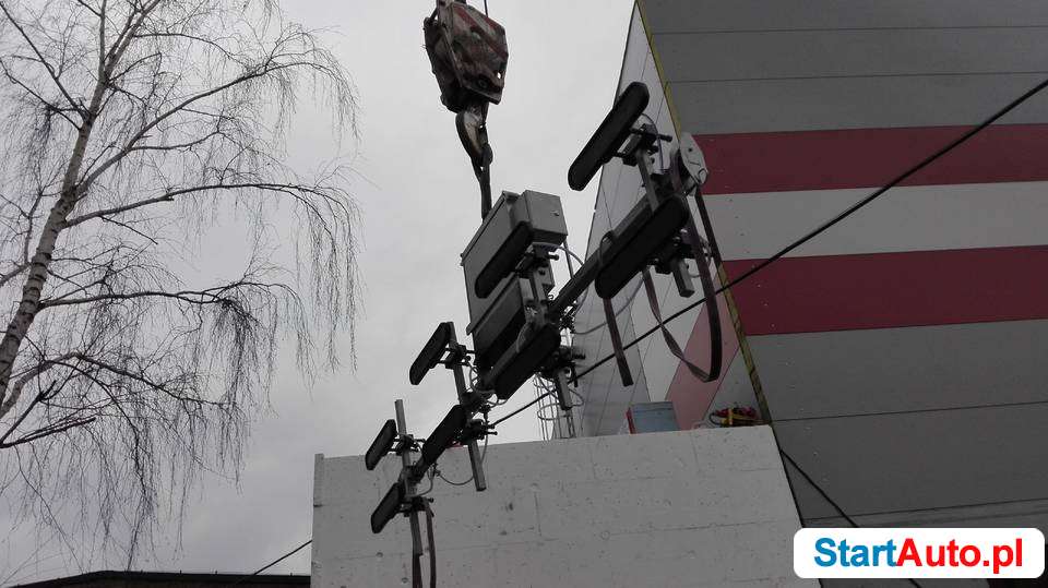 Chwytak do montażu płyt warstwowych polski