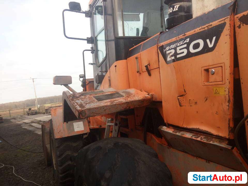 doosan daewoo mega 250-v ładowarka 2005 rok