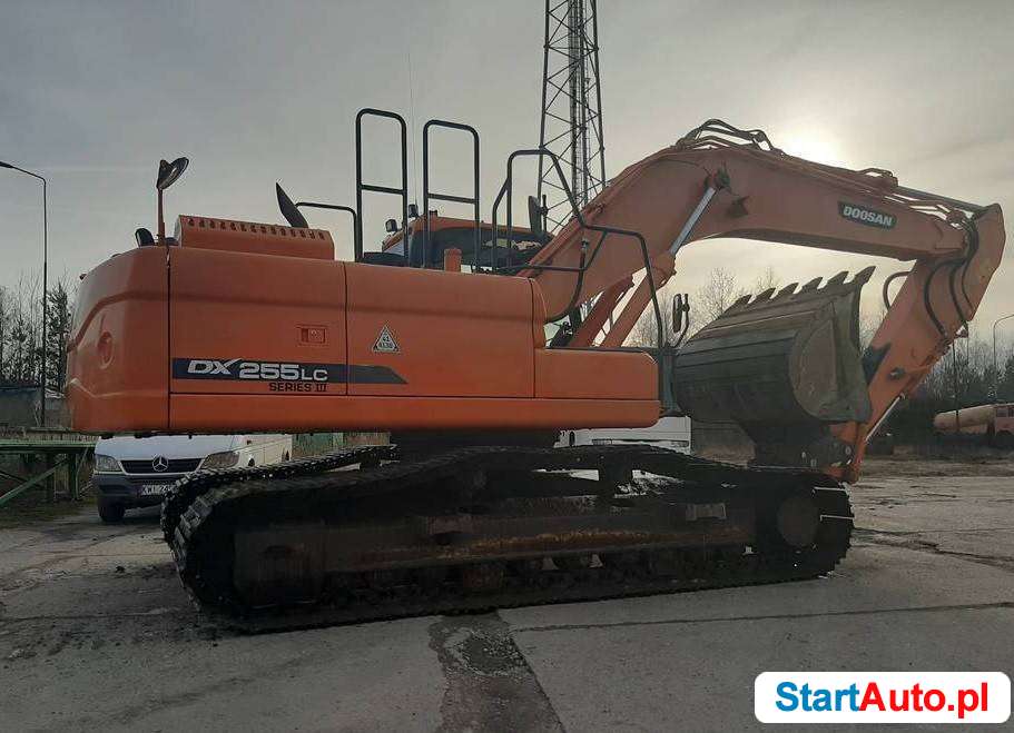 Doosan DX 255 LC seria III BŁOTNIAK Koparka gąsienicowa