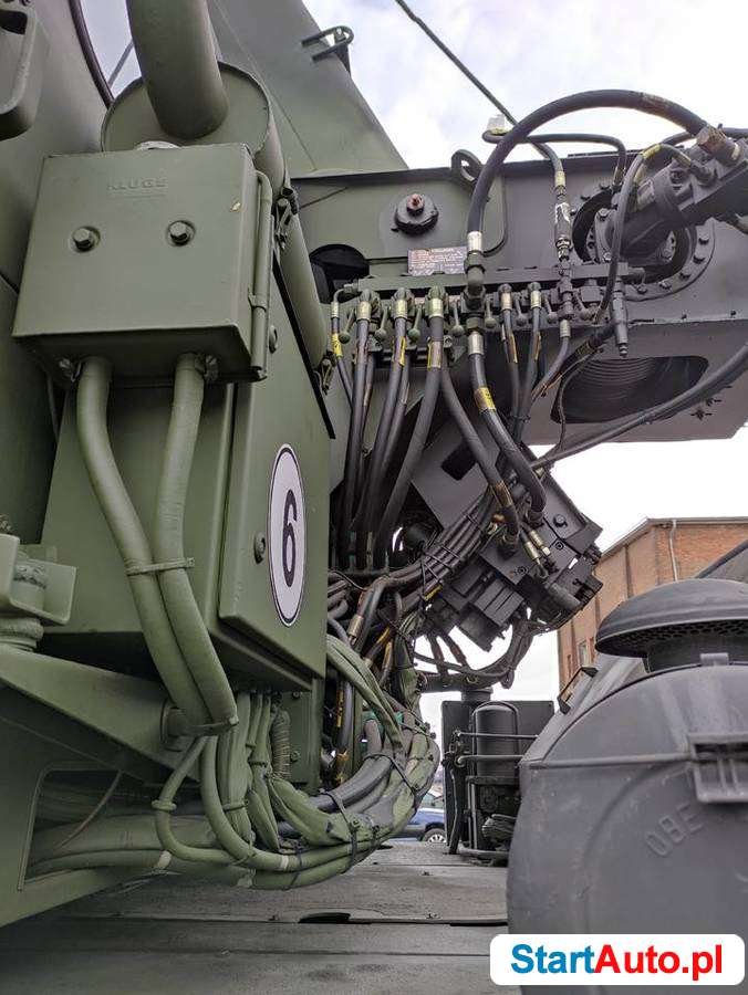 Dźwig Liebherr bardzo dobry stan