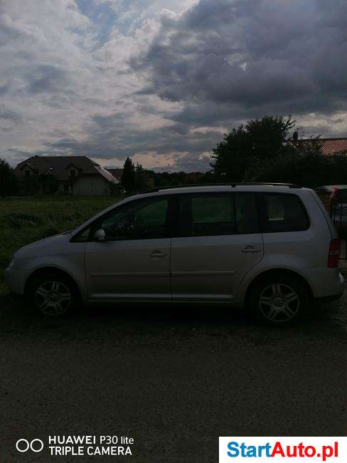 Sprzedaż samochodu VW Touran 2,0
