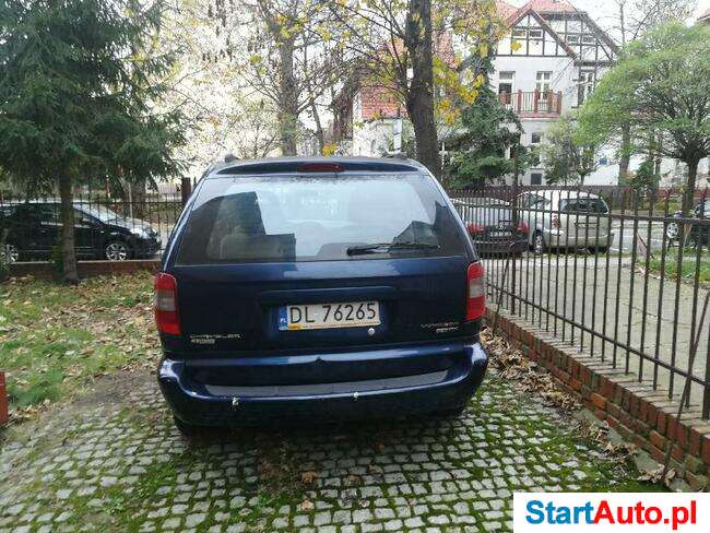Chrysler Voyager uszkodzony 2002 r.