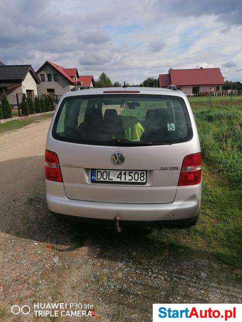 Sprzedaż samochodu VW Touran 2,0