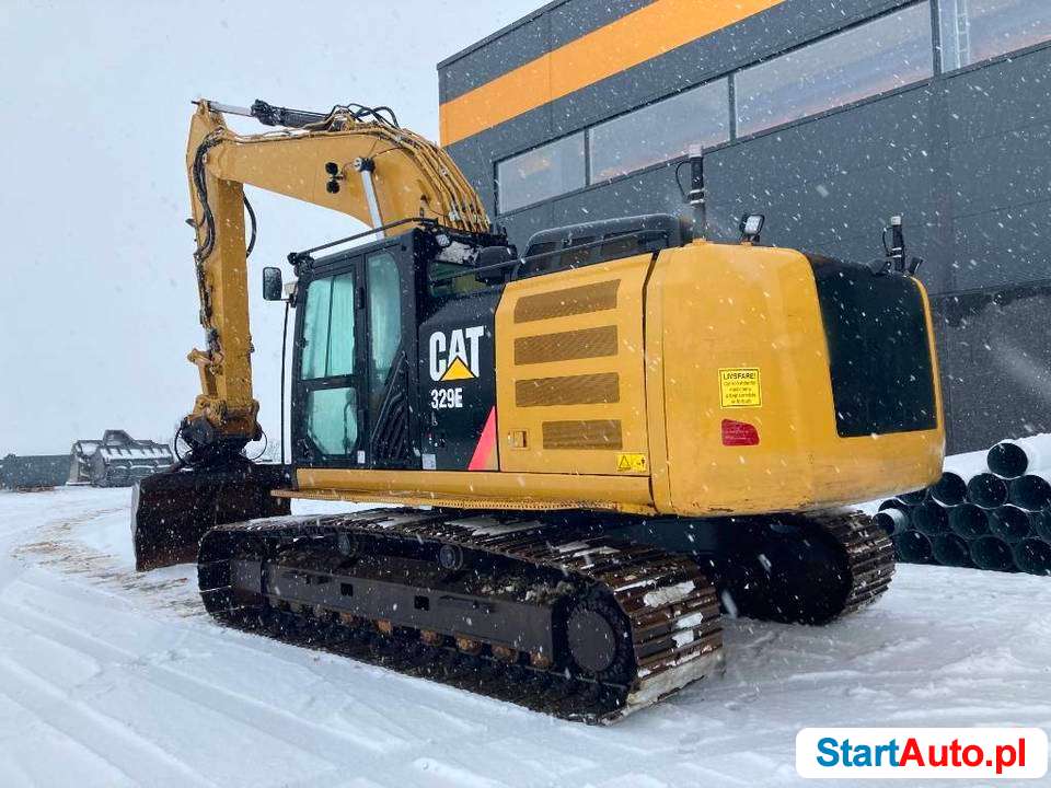 Gasienicowa KoparkaJCB JS 220 LC .