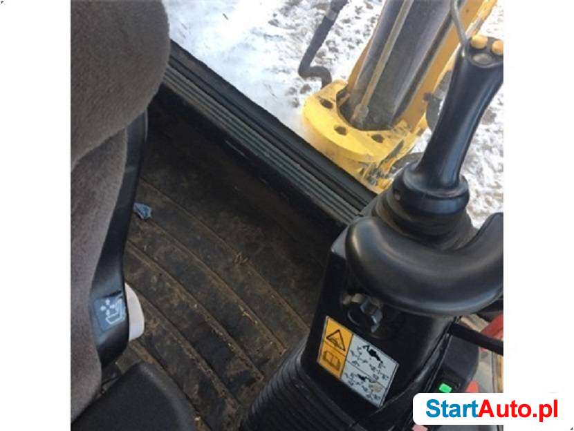 New Holland B115 CP godziny 5600 4X4 Koparko lad