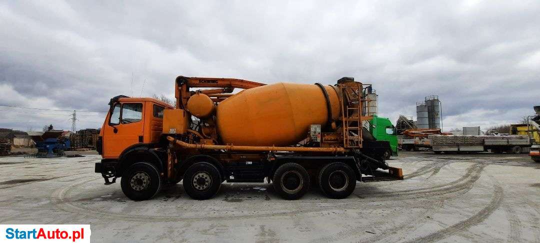 Mercedes-Benz 3234 8X4