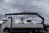 Volvo FH 500 / 6 X 2 / SKRZYNIOWY – 6,8 M / HDS HIAB 166 – 10,3 M / STEROWANIE RADIOWE / OŚ PODNOSZONA / E 5 EEV /