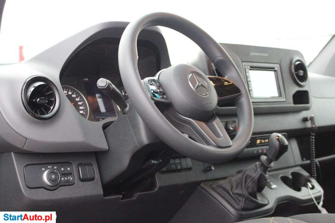 Mercedes-Benz Sprinter 519