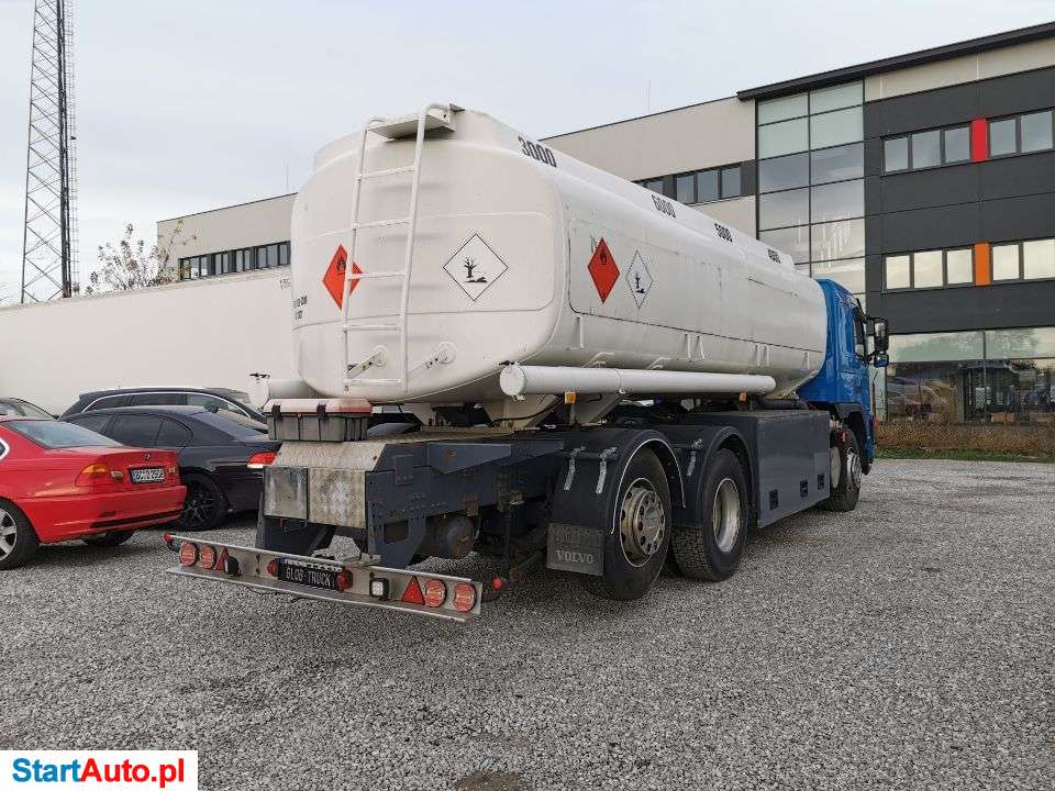 Volvo FM12.340 * Manual * 18,000L * 4 – Komory * Dromech