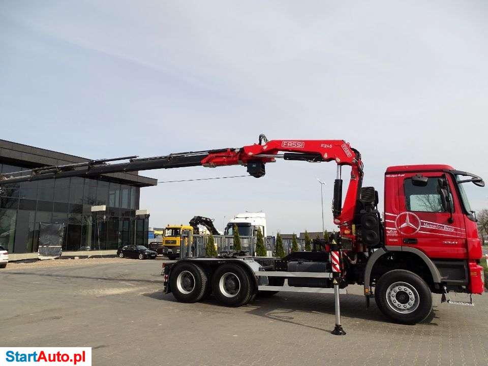 Mercedes-Benz ACTROS 3341 / 6X4 / HDS FASSI F245 – 2017 ROK / 6X WYSUW – 16,5 M / UDŹWIG: 8 200 KG !! / PILOT / WCIĄGARKA /