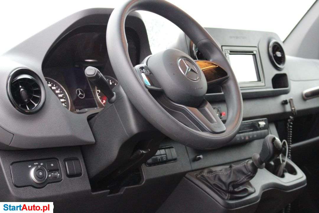 Mercedes-Benz Sprinter 519