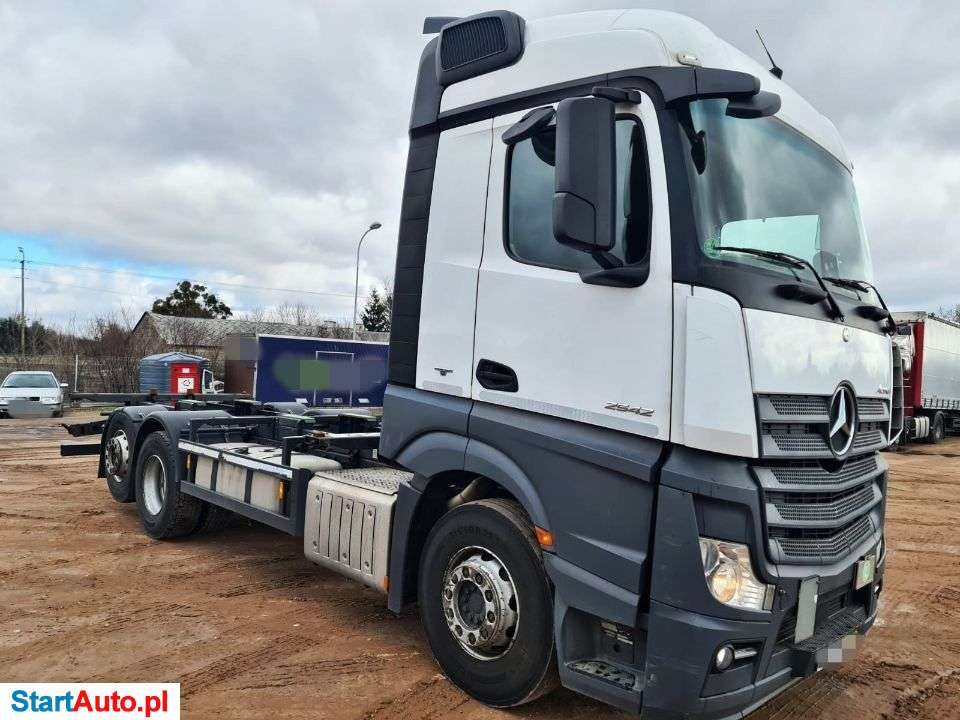 Mercedes-Benz Actros 2542