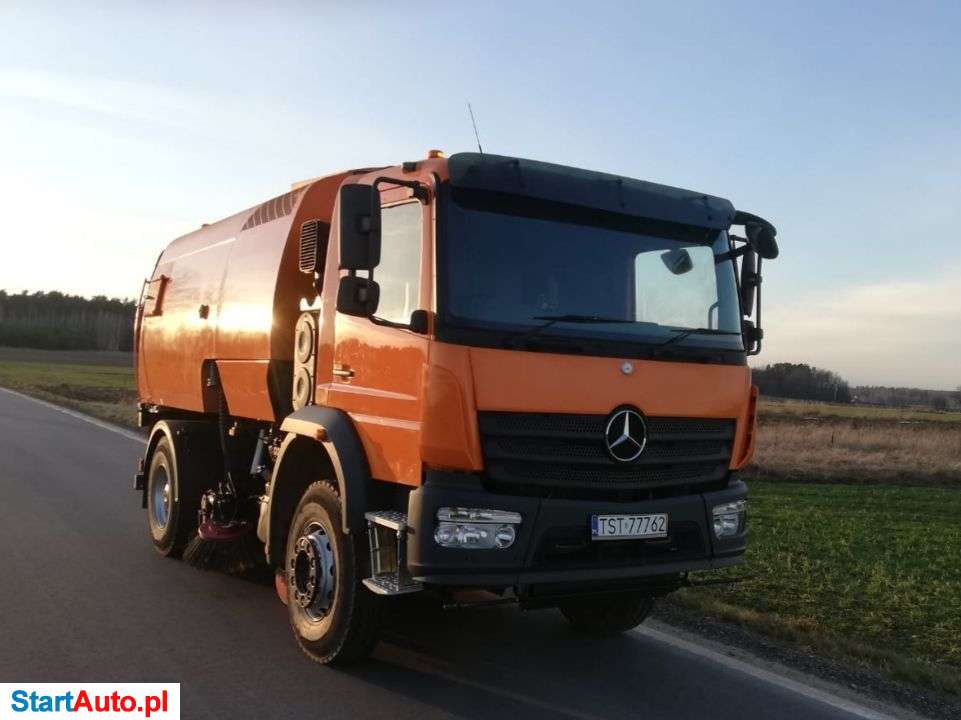 Mercedes-Benz Bucher Optifant 8000 Zamiatarka Uliczna Dwustronna