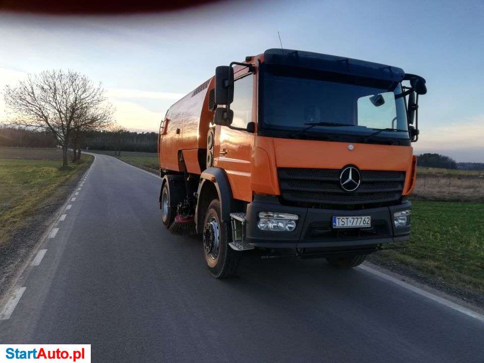 Mercedes-Benz Bucher Optifant 8000 Zamiatarka Uliczna Dwustronna
