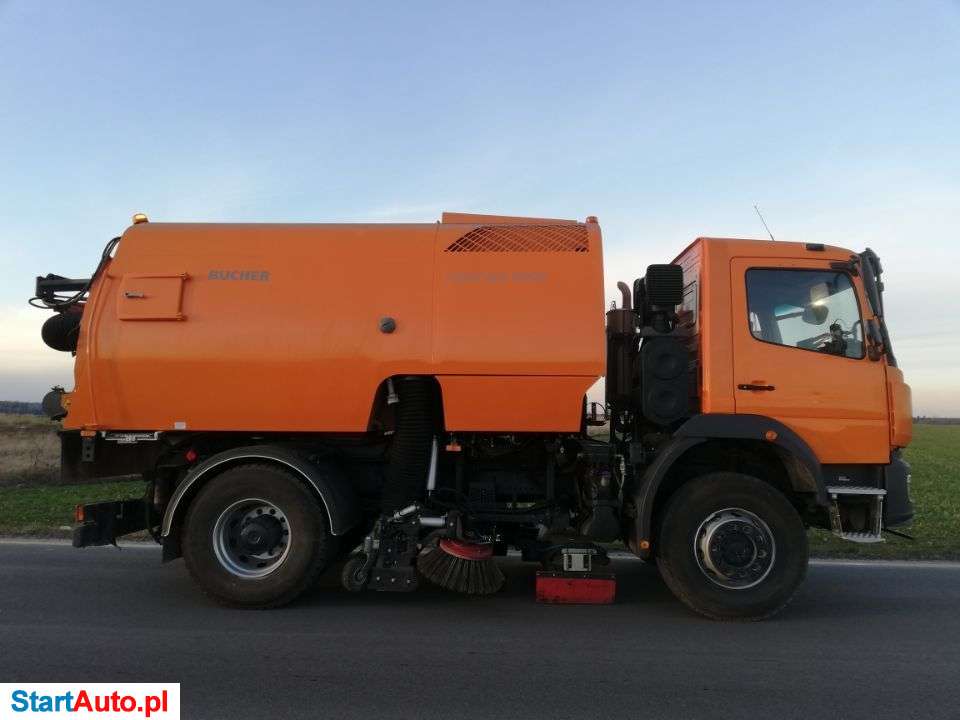 Mercedes-Benz Bucher Optifant 8000 Zamiatarka Uliczna Dwustronna
