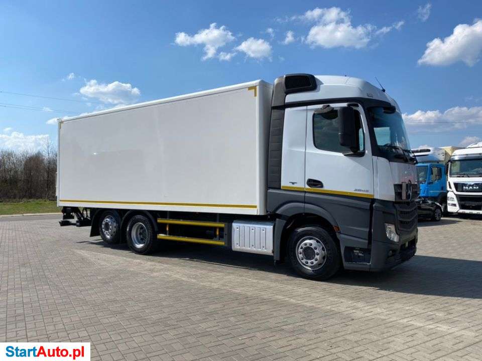 Mercedes-Benz ACTROS 2543 KONTENER 7.50m – WINDA – Z NIEMIEC