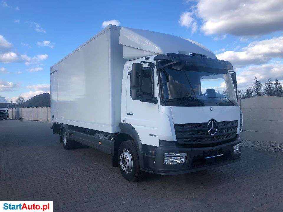 Mercedes-Benz 1524